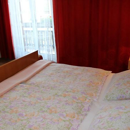 Dreimaderlhaus Apartamento Velden am Wörthersee Exterior foto